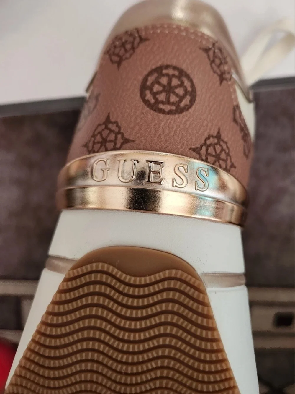 GUESS CAMRIO Retro Pink & White Platform Lace-Up Sneakers with Gold Accents